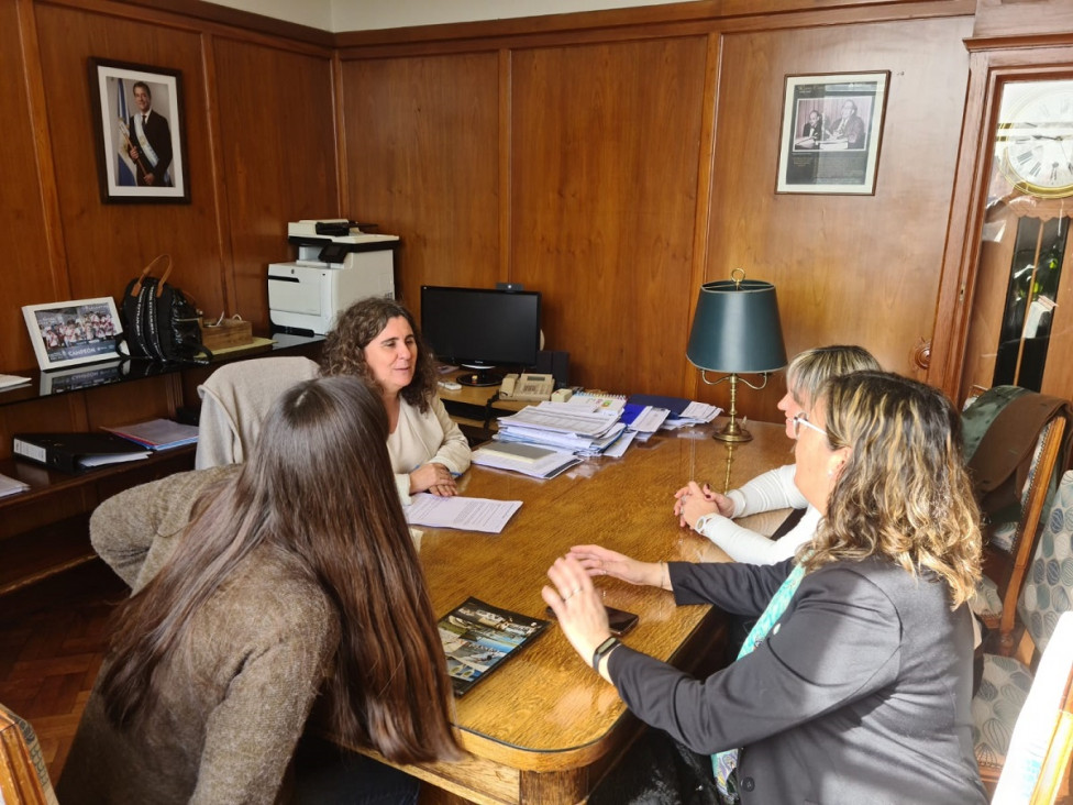 imagen Autoridades se reunieron con la Ministra de Salud