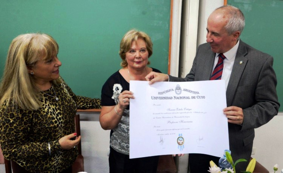 imagen Merecido reconocimiento a la Mgter. Susana Ortega de Hocevar