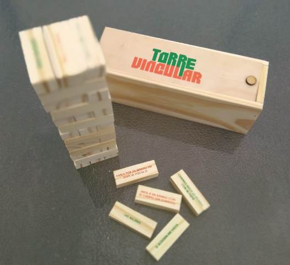 imagen Juego Torre Vincular: trabajar el vínculo utilizando objetos lúdicos