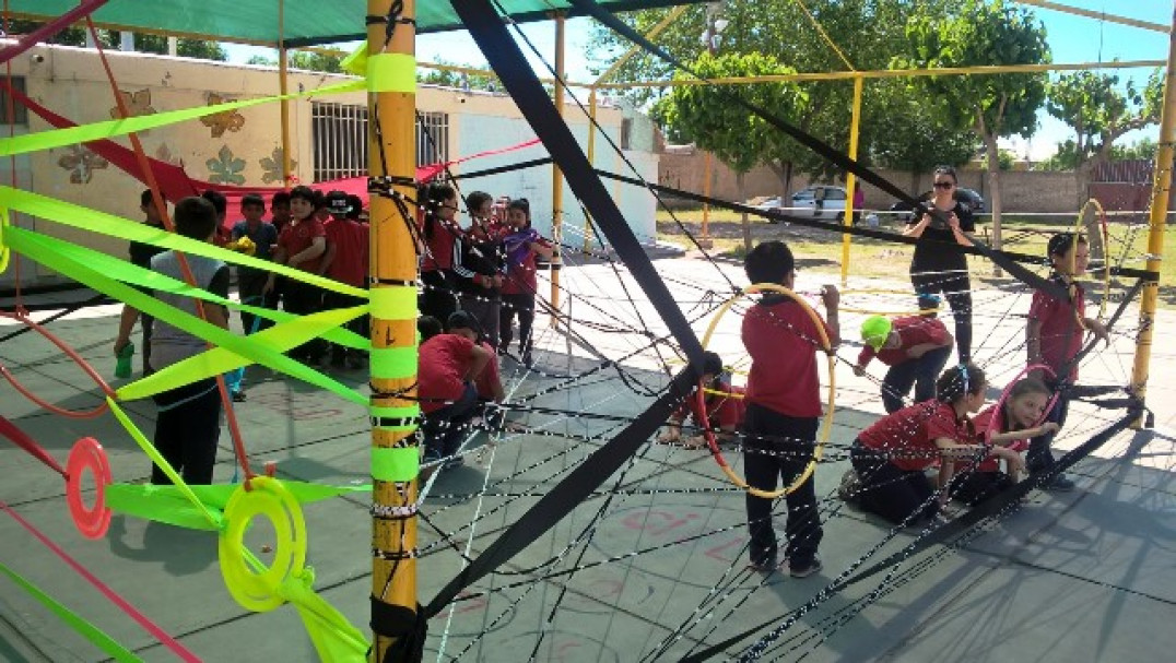 imagen Proyecto de Extensión desarrolla instalaciones artísticas en escuela de Guaymallén